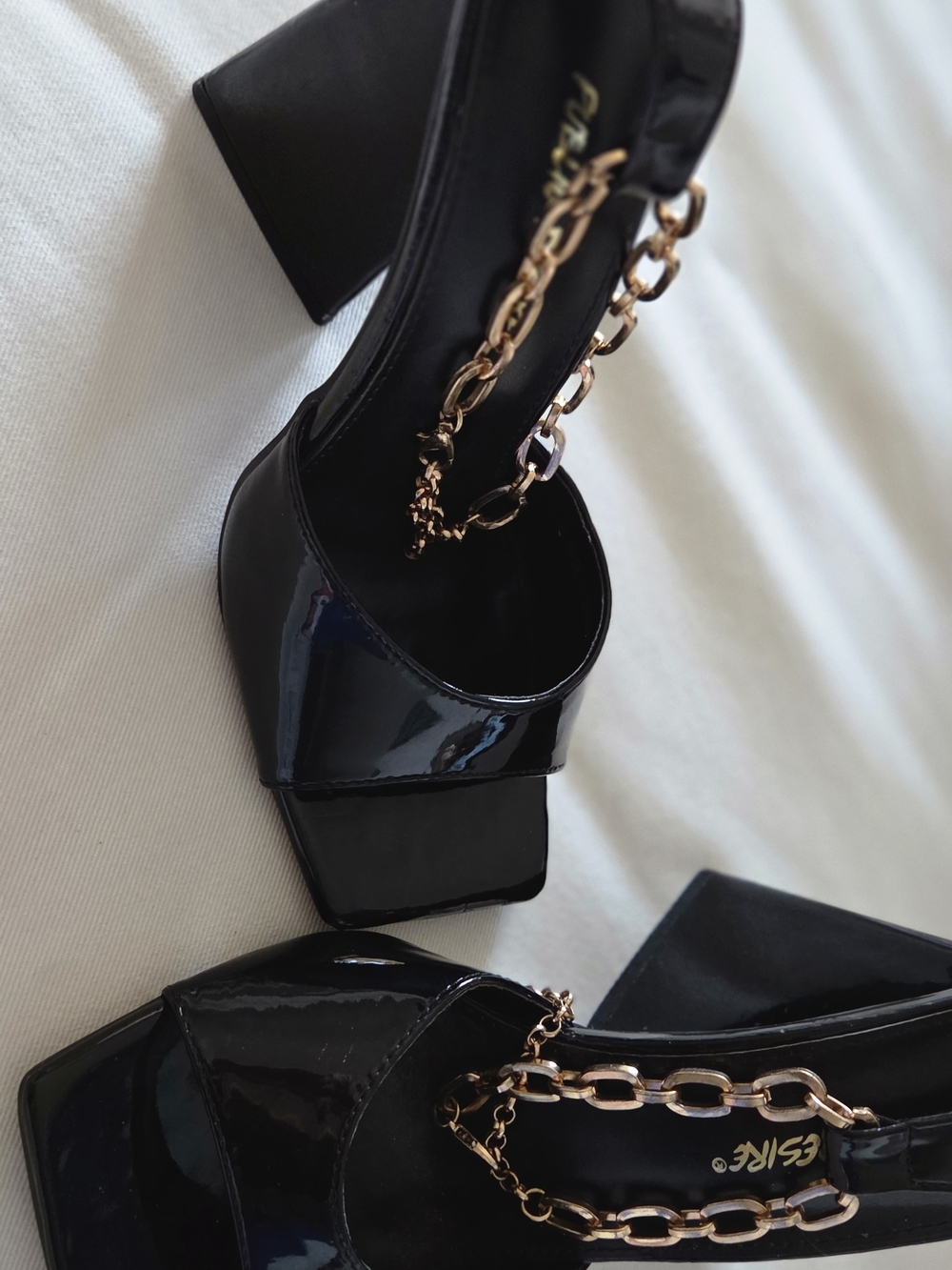 Public Desire Wide Fit Maisie flared heel sandals, Gold Chain Ankle Strap Size 9 - Picture 2 of 4